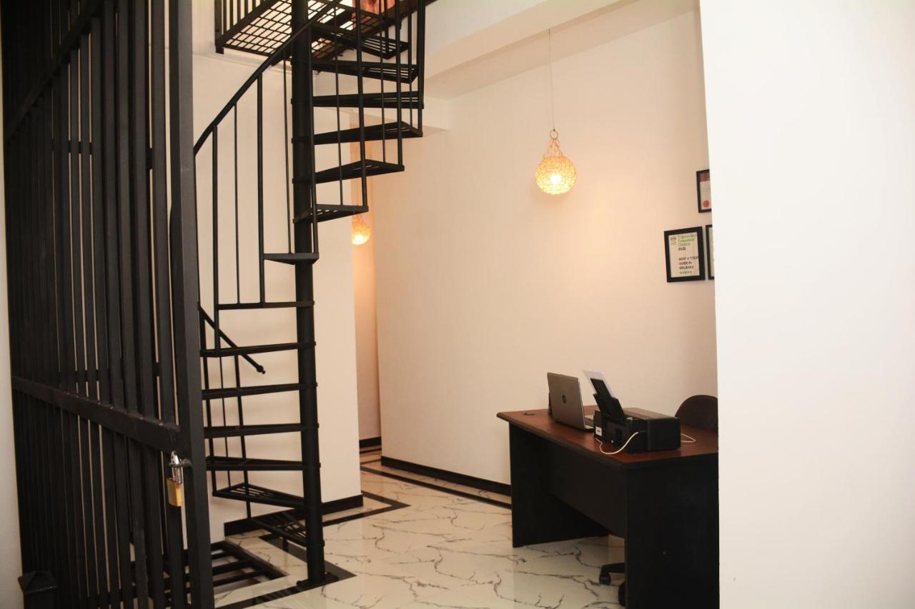 Ayubowan Homestay Katunayaka Luaran gambar