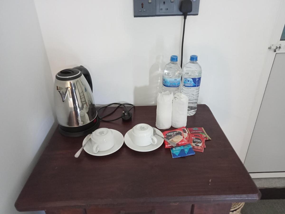 Ayubowan Homestay Katunayaka Luaran gambar
